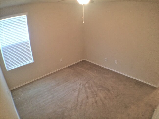 Building Photo - Great 3 Bedroom 2 Bath in Denton!