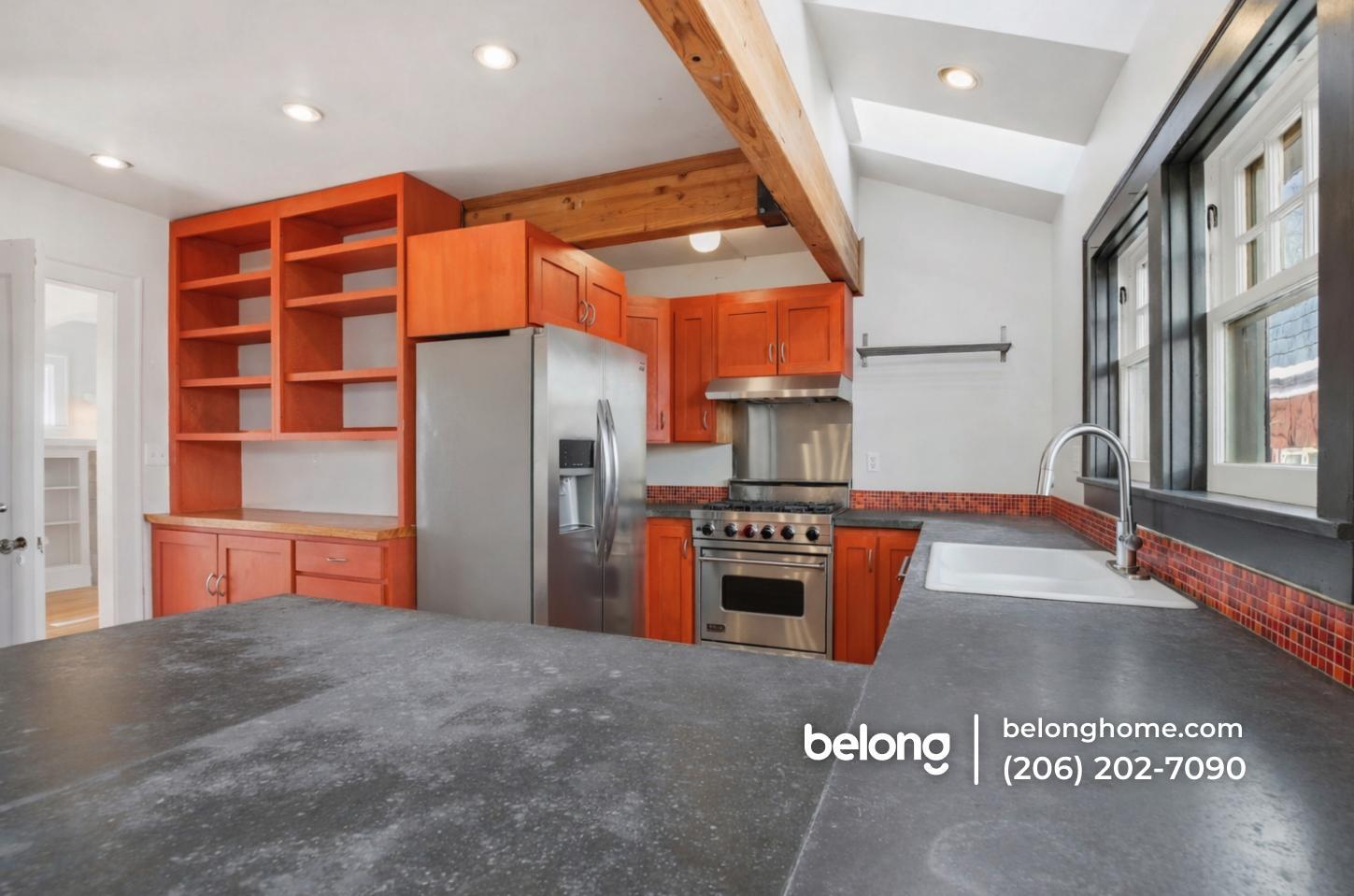 Building Photo - 4302 Woodlawn Ave N