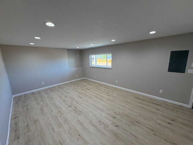 Building Photo - 3715 Q Ave