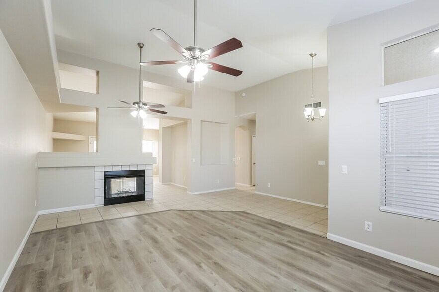 Building Photo - 1563 E Scott Ave