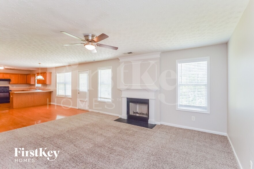 Building Photo - 6061 Fairington Farms Ln