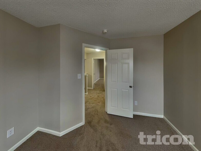 Building Photo - 11123 White Stag Dr