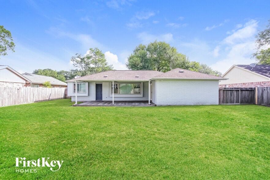 Building Photo - 16106 David Glen Dr