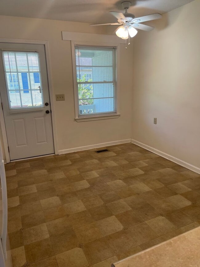 Building Photo - Charming Home in the Heart of the Congaree River District – Prime Location! - 302