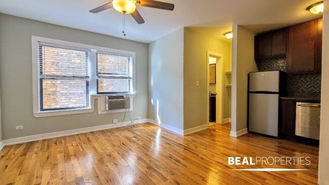 Building Photo - 0 bedroom in CHICAGO IL 60657