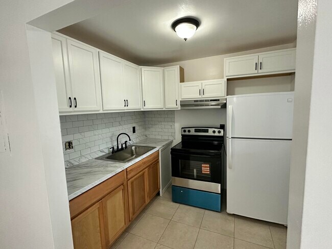 Building Photo - 555 Purdy Ln