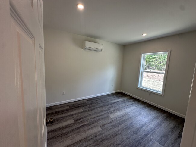 Building Photo - 14 Trappers Way