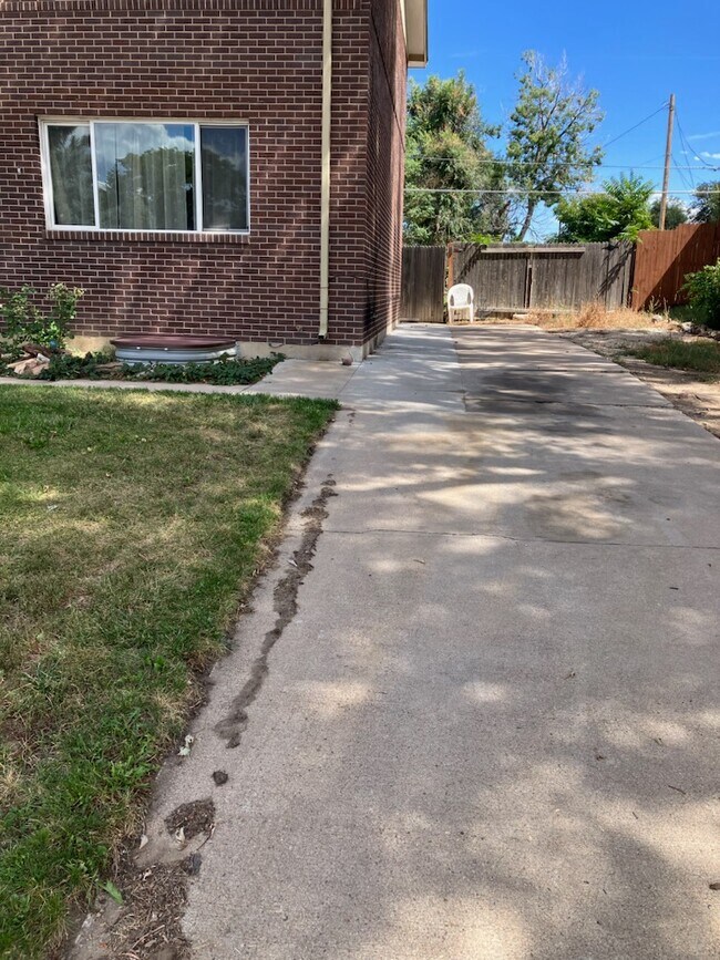 off street, dedicated parking - 5390 King Ct