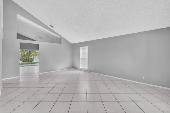 Building Photo - 22492 Middletown Dr