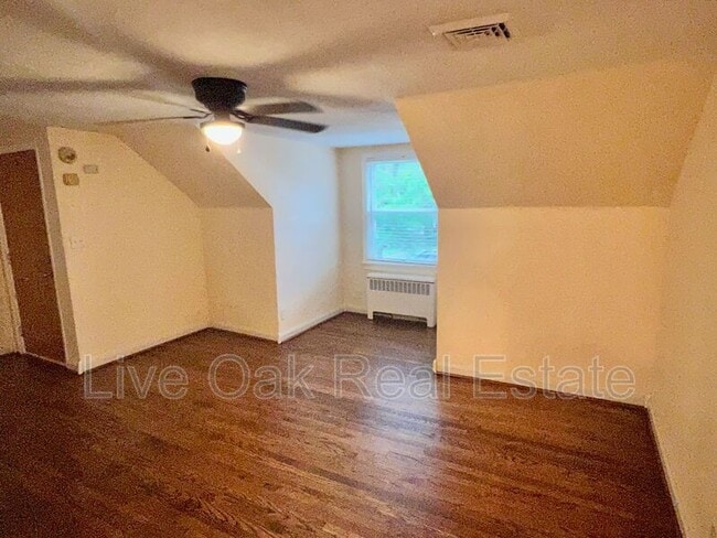 Building Photo - 4615 Colonial Ave