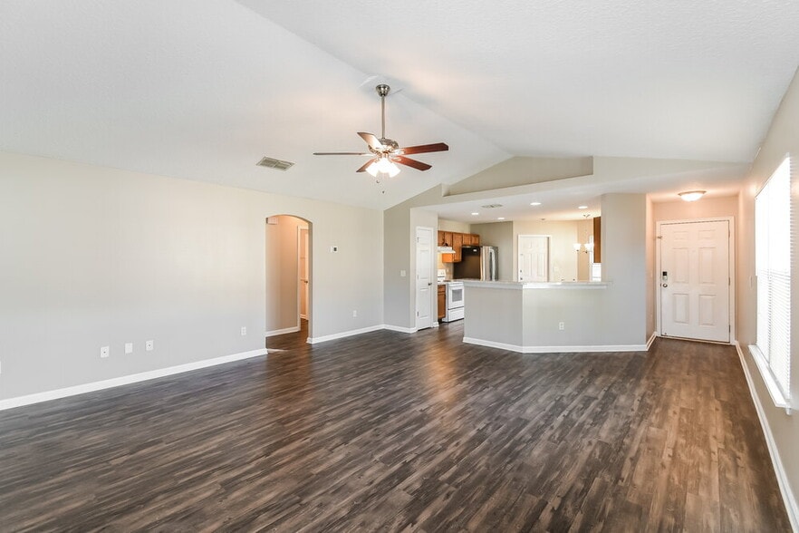 Building Photo - 1321 Spruce St