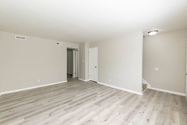 Building Photo - 209 Johnson St