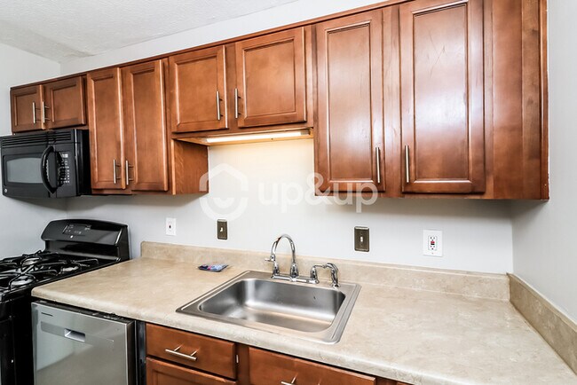 Building Photo - Fantastic 2bd/2.5ba home! Let yourself in!