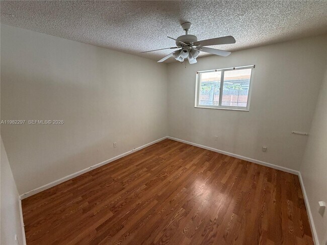 Building Photo - 6895 Loch Ness Dr