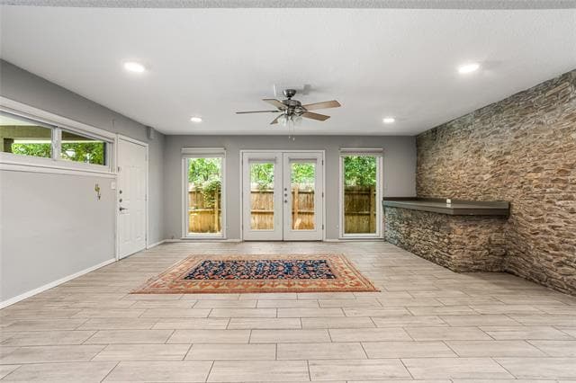 Building Photo - 2733 Sandage Ave
