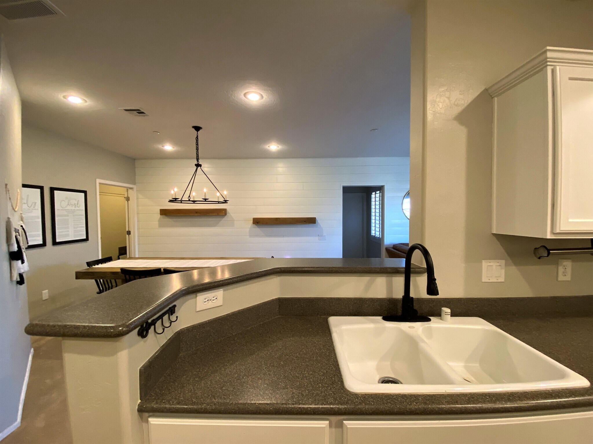 Building Photo - 4685 Apulia Dr