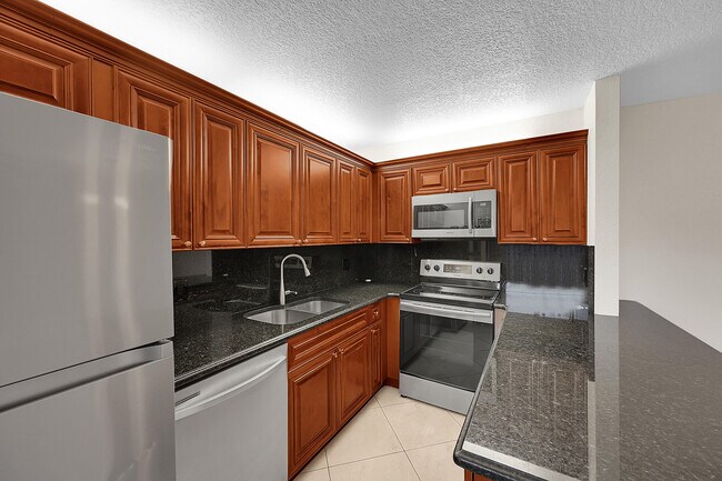 Building Photo - 128 Lake Arbor Dr