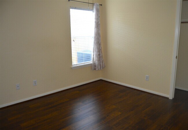 Building Photo - 18011 Rose Hill Park Ln