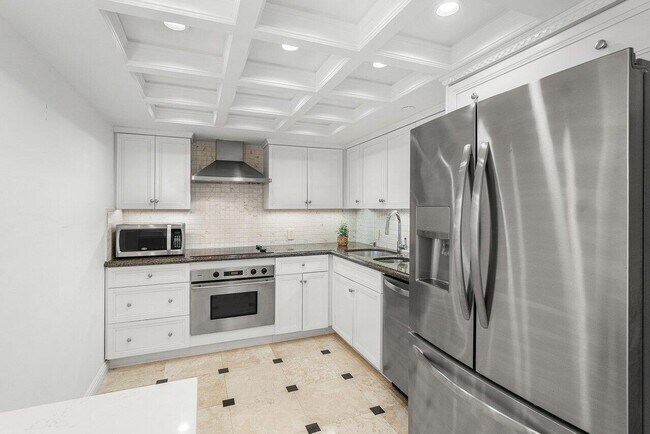 Building Photo - 4201 N Ocean Blvd