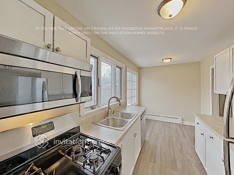 Building Photo - 426 N Ellsworth Ave
