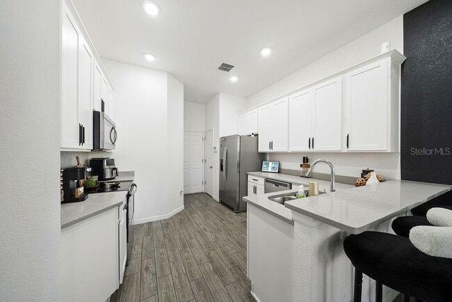Building Photo - 15036 Willow Arbor Cir