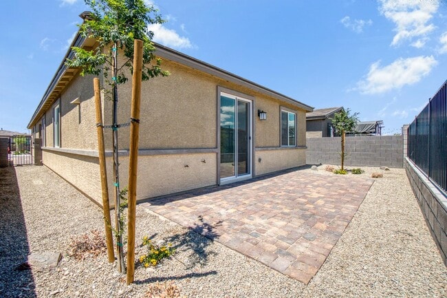 Building Photo - MULTI-GENERATIONAL New Build Home with En Suite In Skye Canyon!