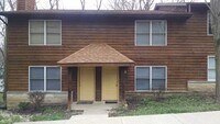 Building Photo - PRICE REDUCED! 2 Bedroom, 1.5 bath Townhou...