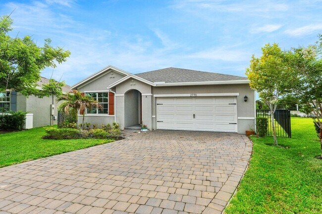Building Photo - 2770 NE Breezeway Cir