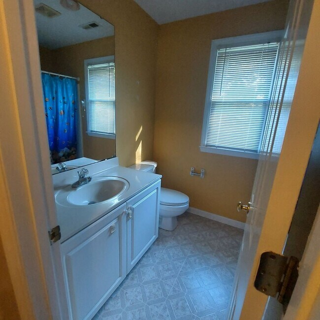 Building Photo - 1230 Briardale Rd