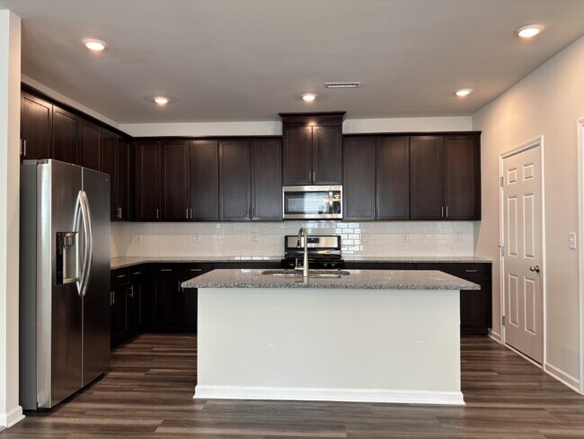 Building Photo - 301 Wilbur Lake Dr