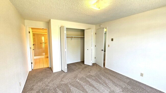 Building Photo - 1602 SE 145th Ct