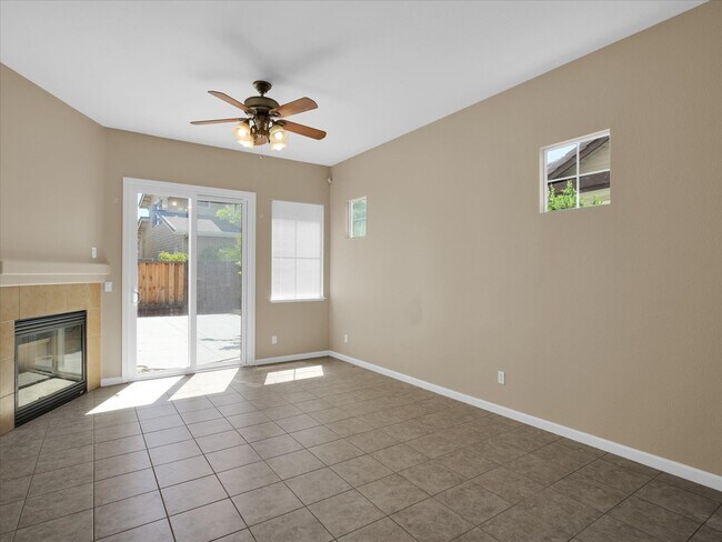 Building Photo - 4312 Middlefield Dr