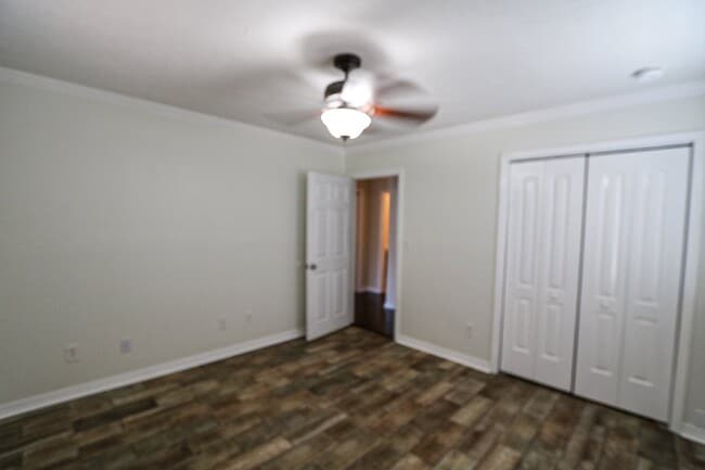 Building Photo - 3 bedroom, 2.5 bathroom home is in a highly sought-after neighborhood in the heart of South Tampa...