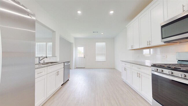Building Photo - 23422 Honey Spade Rd