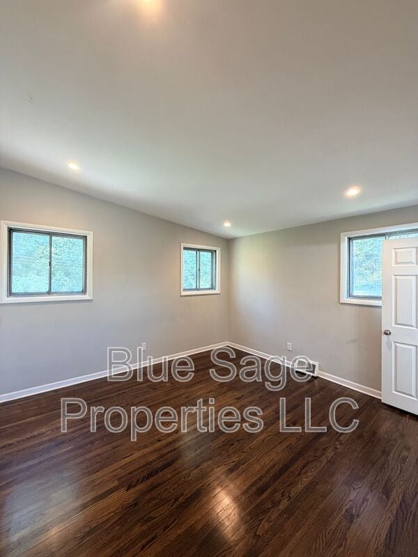 Building Photo - 205 Juniper Rd