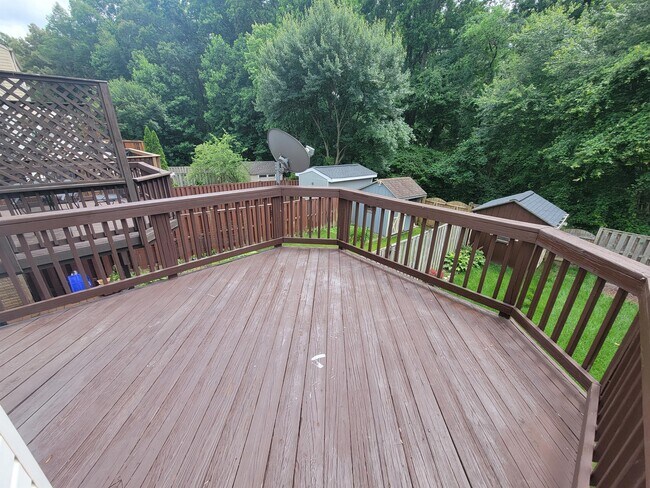 Building Photo - 8702 Castlerock Ct