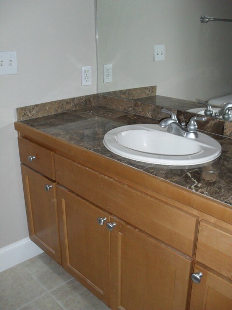 Building Photo - Gorgeous Capitol Hill Tri-level Townhome 3 Bedrooms with 3.25 Bathrooms