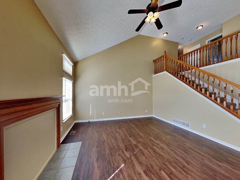 Building Photo - 6500 Morningside Dr