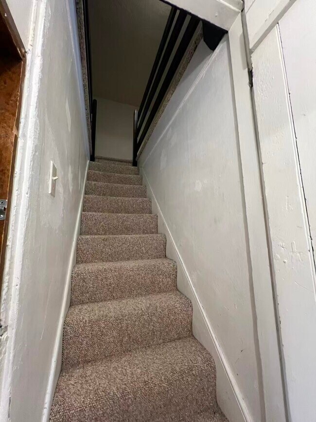 Building Photo - 41 S 13th St