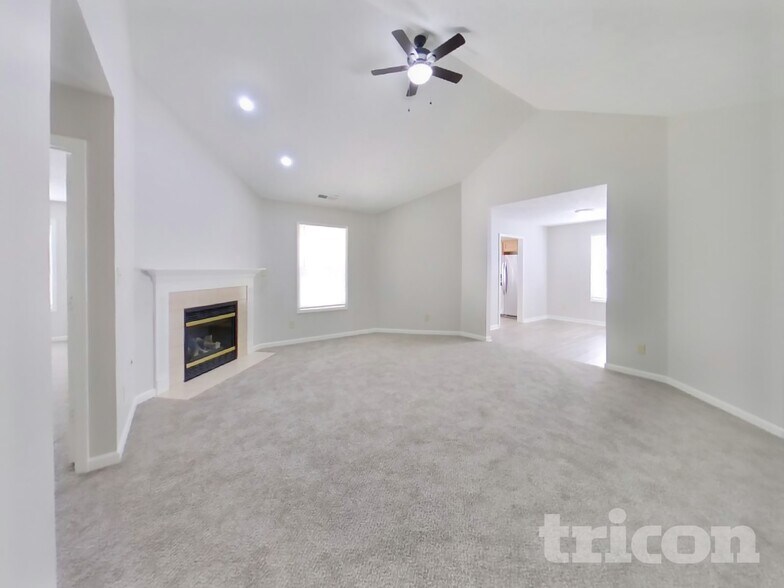 Building Photo - 910 S Shore Ct