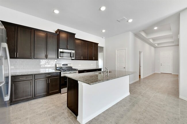 Building Photo - 2207 Villa Flora Ln