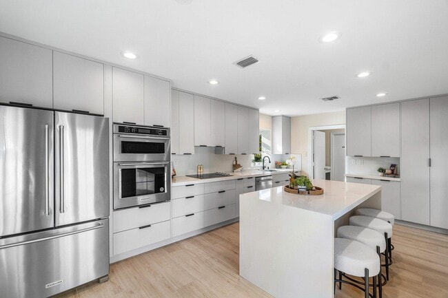 Building Photo - Gardenia Terrace, Delray Beach, FL 33444 - 5 BR 4 BA single-family home