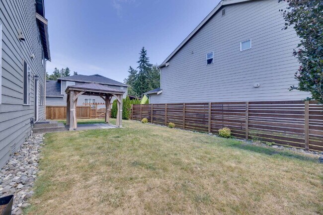 Building Photo - **Stunning Luxury Home in Desirable Mukilteo for RENT!** Available August 25th for MOVE IN