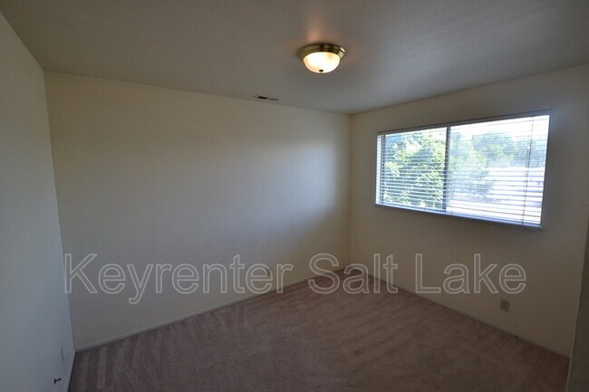 Building Photo - 233 E Hill Avenue