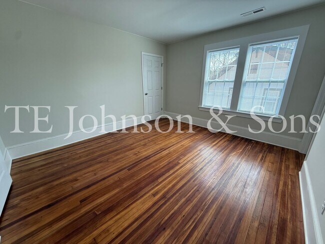 Building Photo - Updated 3BR/2BA Apartment with Quartz Counters & Modern Finishes