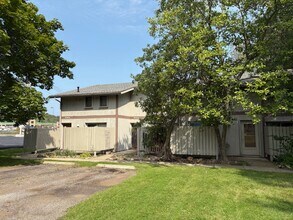 Building Photo - 810 Betner Dr