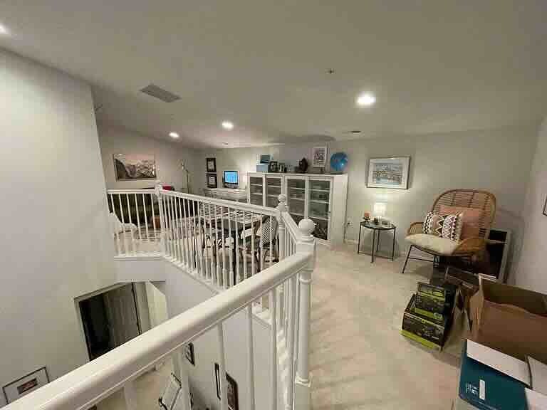 upstairs Loft - 3145 Asher Rd