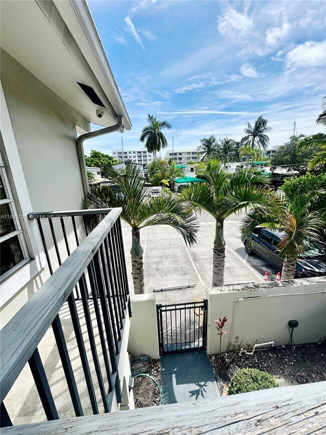 Building Photo - 313 Hendricks Isle