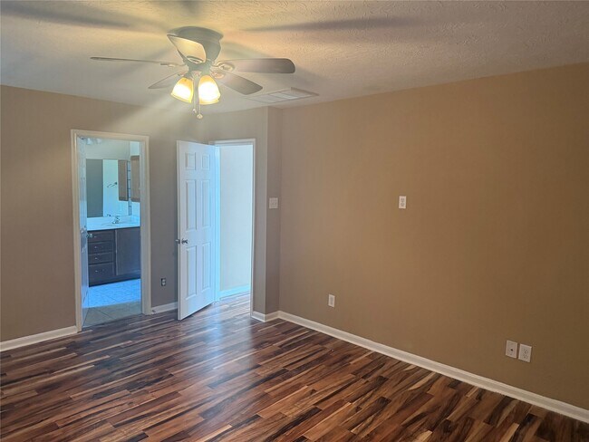 Building Photo - 15326 Trinity Meadow Dr