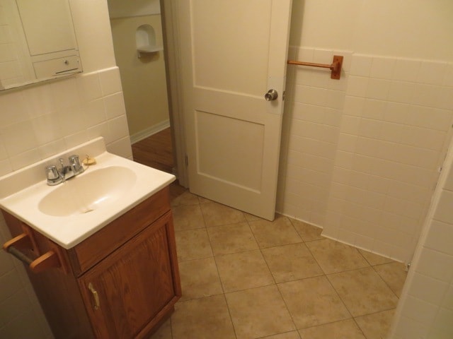 bath - 741 Newman Ave